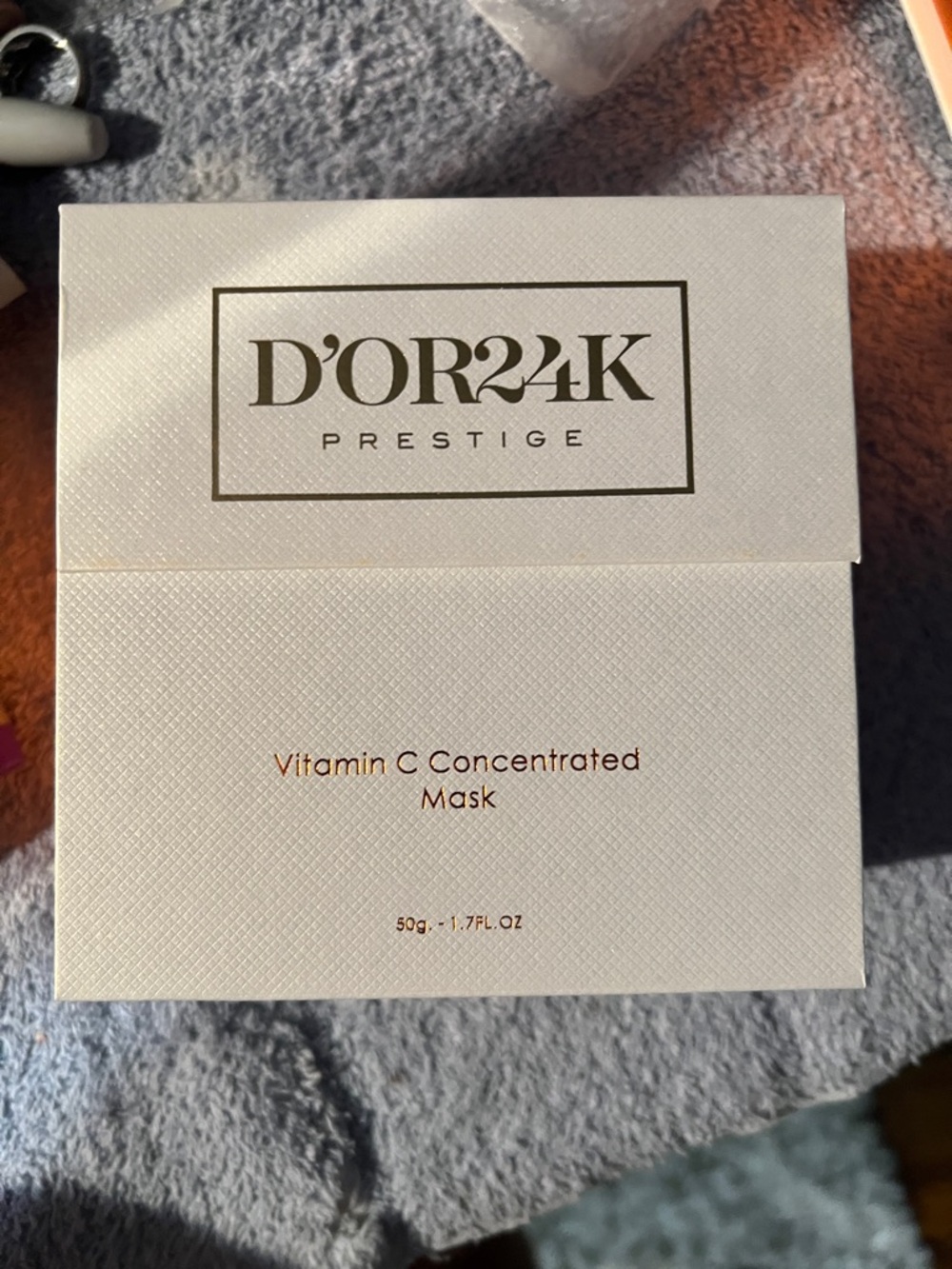 Vitamin C Concentrated Mask - White